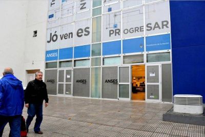 Megacausa Anses: piden la captura internacional de un abogado y un asesor
