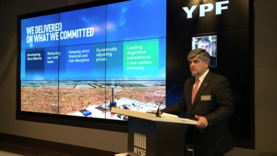 Denuncian a YPF por una millonaria licitaci�n para transporte de combustible