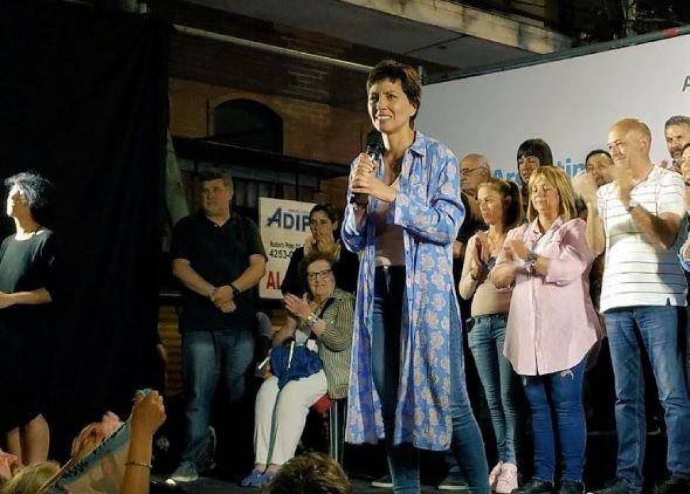 Mayra Mendoza es la primera mujer electa como intendenta de Quilmes