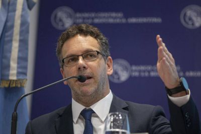 D�lar: el Banco Central endurece el cepo y se podr�n comprar s�lo 200 por mes