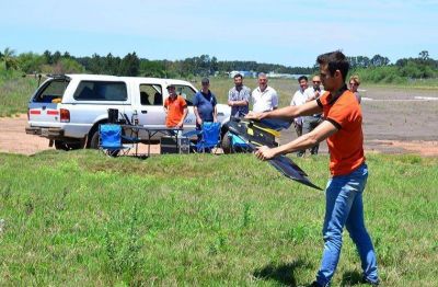 Con un dron de �ltima generaci�n, hacen estudios a�reo-cartogr�ficos en tres localidades del interior