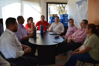 La Defensor�a llev� adelante la primera audiencia conciliatoria entre vecinos de las �508 viviendas� y el IPRODHA