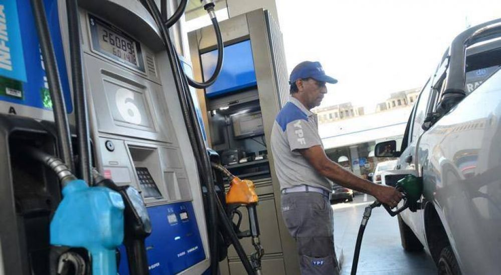 Exhortan al pr�ximo Gobierno a redefinir el componente impositivo de las naftas