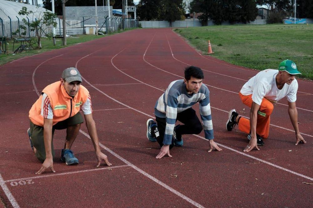 Corren da y noche: la doble vida de tres atletas que tambin son recolectores de basura
