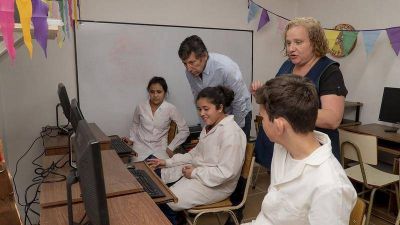 San Isidro sigue donando computadoras elaboradas con residuos electr�nicos