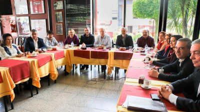 �Vamos a tener que consensuar porque todos queres lo mejora para los vecinos�