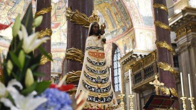 La memoria libre de la Virgen Mar�a de Loreto, inscrito en el Calendario Romano
