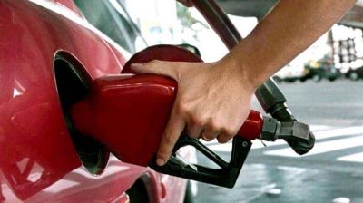 A partir de hoy, el Gobierno autoriz� una suba de 5% en el precio de los combustibles