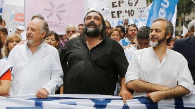 Roberto Baradel pide un compromiso de Alberto Fern�ndez para recomponer el salario docente