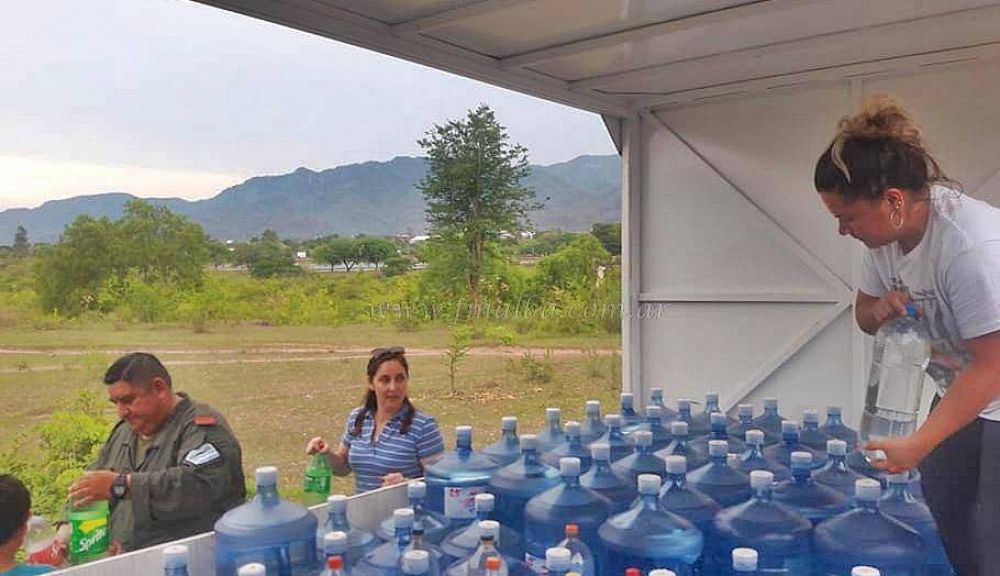 Salvador Mazza: ONG y empresa colectaron ms de 2.000 litros de agua para El Sauzal