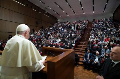 Papa Francisco: �Orar sin cesar� para �inaugurar una era de paz�