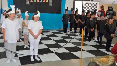 En la muestra de la Escuela N� 50, L�pez valor� una vez m�s el proyecto de ajedrez educativo