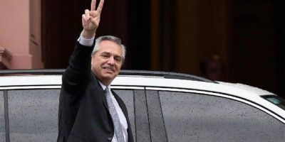 Alberto ya planea un aumento salarial de 20% por decreto en diciembre, antes del acuerdo de precios