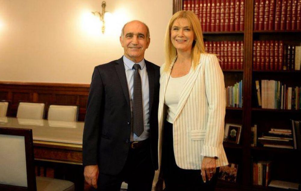 En el primer cara a cara, Magario le pidi� a Salvador frenar los pliegos de jueces