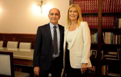 En el primer cara a cara, Magario le pidi� a Salvador frenar los pliegos de jueces