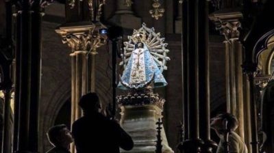 Llega ma�ana domingo al pa�s la Virgen de Luj�n que estuvo en Malvinas y fue restituida por Reino Unido