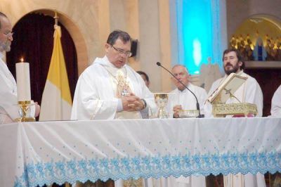 Saludo del obispo Tissera por los 92 a�os de Diario El Sol
