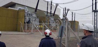 Comienza el traslado del enorme equipo para reactivar una hidroel�ctrica