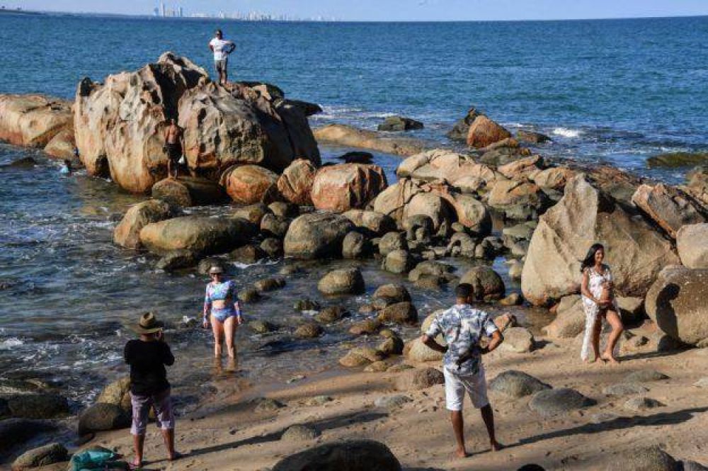 Los brasileos temen que el petrleo de las playas impacte en el turismo