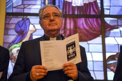 Con la transici�n pol�tica de fondo, comienza la asamblea de obispos