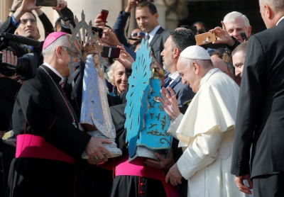 Promueven que el Papa vaya a Malvinas para encabezar encuentro de cat�licos y anglicanos