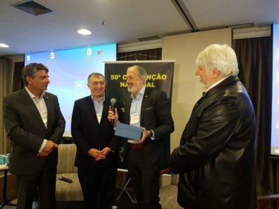 El presidente de la DAIA, Jorge Knoblovits, disert� en la 50� Convenci�n Nacional de la Confederaci�n Israelita de Brasil