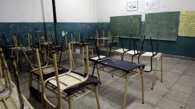 Los docentes de Chubut inician la decimosexta semana de paro y Arcioni amenaza con descuentos masivos