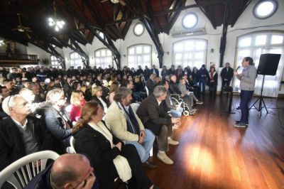 Sin descanso: Garro convoca a su gabinete, concejales y legisladores
