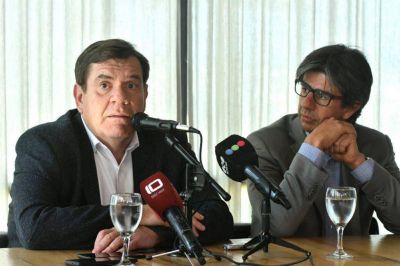 Montenegro lanz� que Arroyo incumple una ley y que no hay fondos para los sueldos