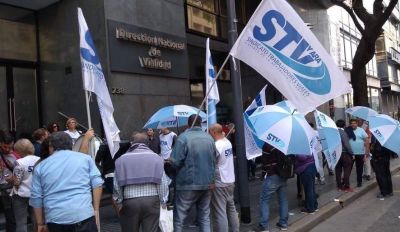 Vialidad Nacional: Tras 10 d�as de paro se profundiza el conflicto por una deuda salarial