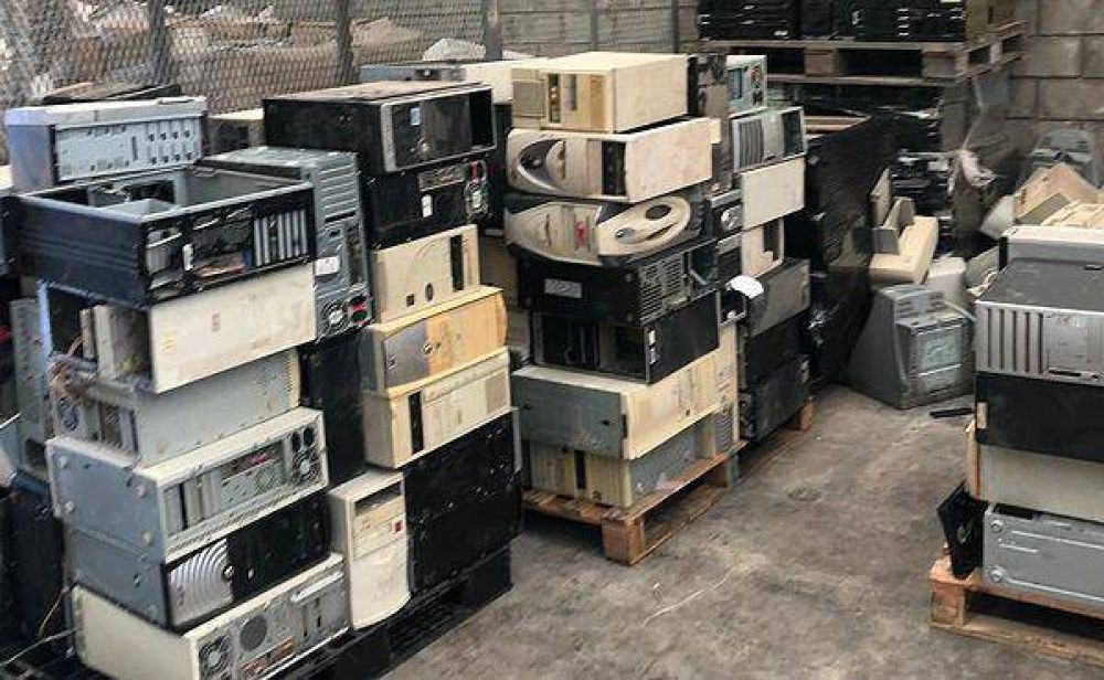 Escobar traslad ms de 5 toneladas de residuos de aparatos electrnicos para que sean reciclados