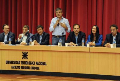 Daniel Arroyo present� en C�rdoba el Plan Contra el Hambre