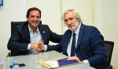 Escobar firm� un nuevo convenio para la construcci�n del Polo Judicial