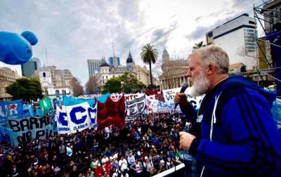 Los Movimientos Populares llamaron a movilizar contra el golpe de estado en Bolivia