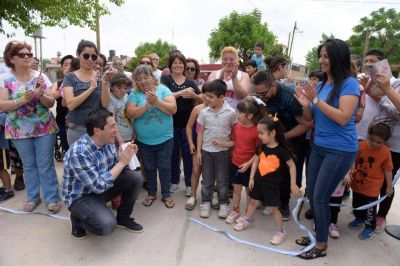 Nardini inaugur� el pavimento de la calle Bogado en Grand Bourg