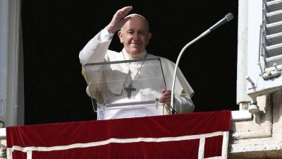 Di�logo, democracia y empleo digno. Mensaje del Papa despu�s de �ngelus