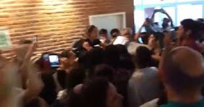 Pol�mica entre el Gobierno porte�o y gremios docentes por los incidentes en un acto de asignaci�n de cargos