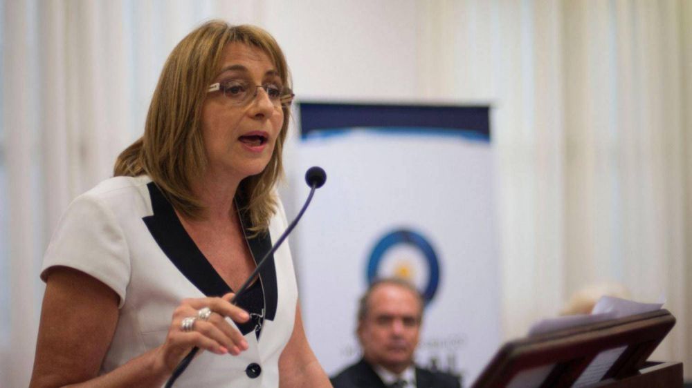 Alejandra Gils Carb: Si Macri firma el DNU para que Buenos Aires sea guarida fiscal sera ilegal e ilegtimo