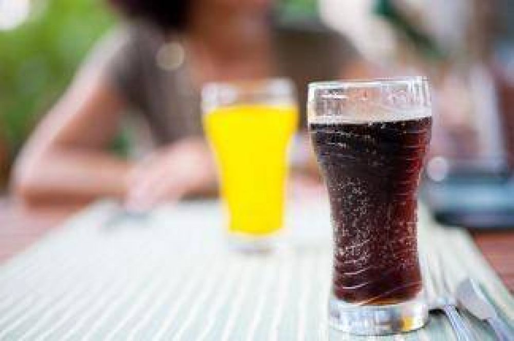 El 48 % de los nios y nias toman dos vasos al da de bebidas azucaradas, segn un estudio