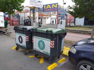 Comenzaron a demarcar contenedores de basura en las avenidas