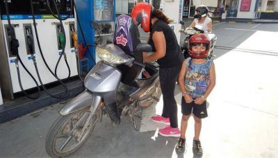 La Justicia convalid� el despido de un trabajador que no le devolvi� el casco a un cliente que par� a cargar combustible y se lo olvid�