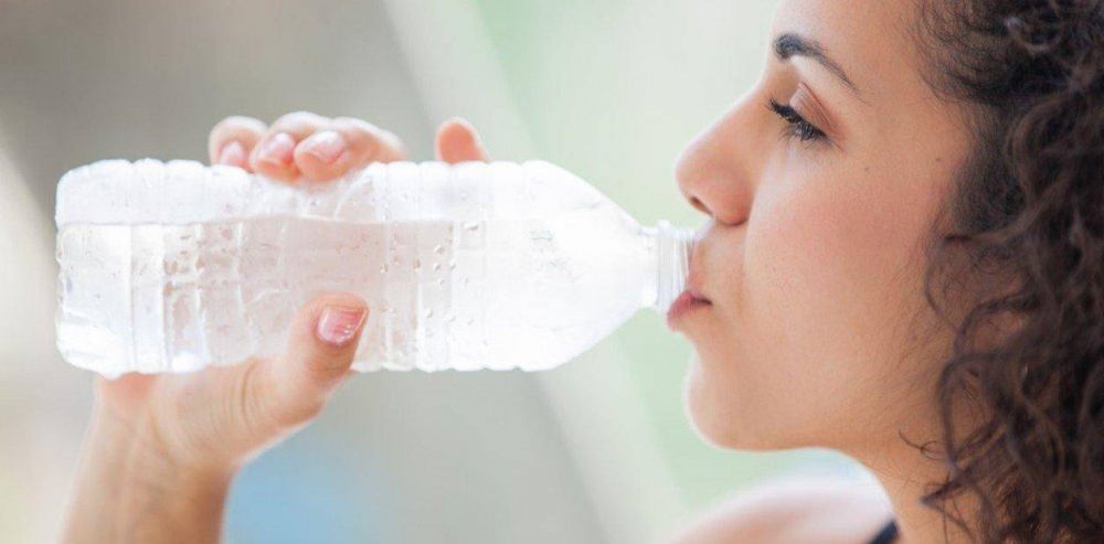 Agua, gaseosas, leche y jugos: especialistas despejan 10 dudas