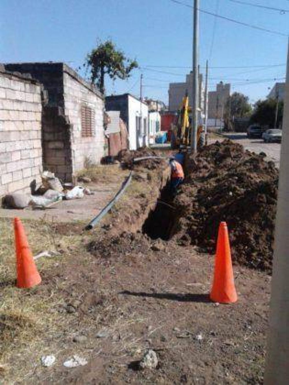 Agua Potable finaliz nueva red de agua para vecinos del Barrio Coronel Arias