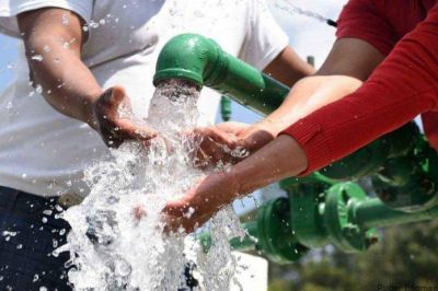 Vecinales trasladan a usuarios de agua potable los costos de energia