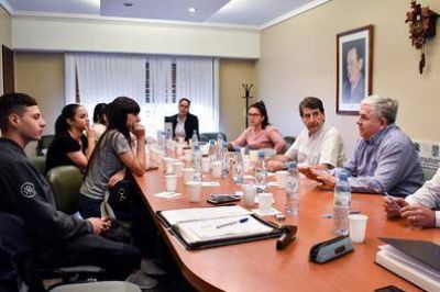 Alertan por estafas a afiliados de obras sociales: el caso Elevar Pasteleros