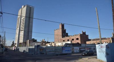 Alberdi: vecinos alertados por una laguna de cloacas