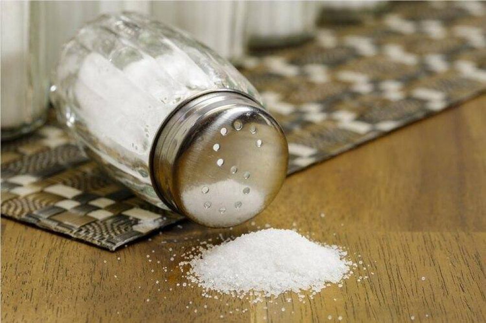 3 de cada 10 casos de hipertensin se explican por el consumo elevado de sal