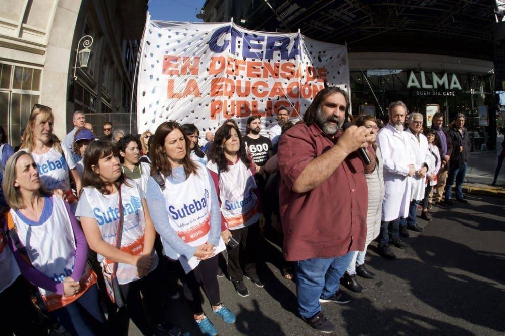 Levantan el paro docente en Chubut