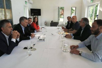 Reuni�n con intendentes y un lugar en la Mesa Nacional: Vidal, en plan opositora
