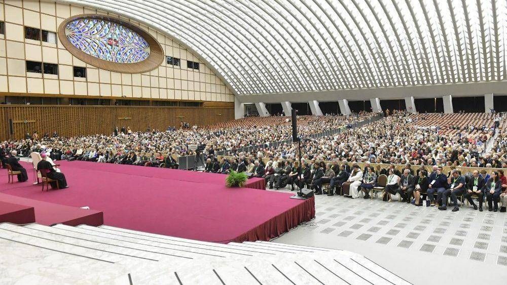 El Papa a Clulas Parroquiales: El encuentro, principal camino de evangelizacin